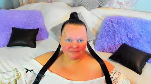 Snapshot of milanabiegert chatting on February 2025 08:10:01 PM Lana online show from February 2025 08:10:01 PM