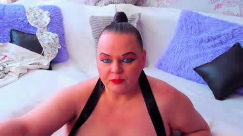 Snapshot of milanabiegert chatting on February 2025 12:33:02 PM Lana online show from February 2025 12:33:02 PM