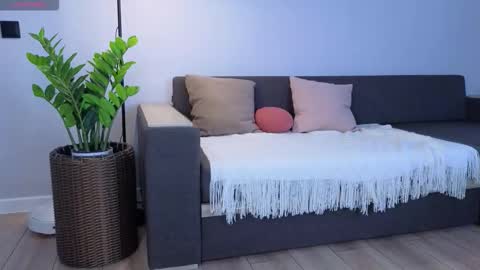 Snapshot of milanakowall chatting on February 2026 06:22:01 AM milanakowall online show from February 2026 06:22:01 AM