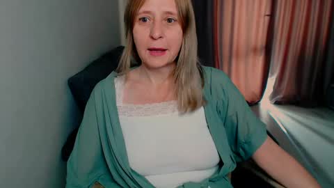 Milena online show from June 2026 05:31:02 AM