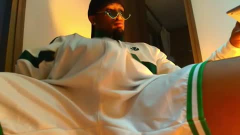 Snapshot of milanbigdick777 chatting on June 2026 03:38:02 AM milan online show from June 2026 03:38:02 AM