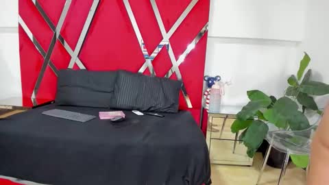 milanx2 online show from October 2025 08:51:02 PM