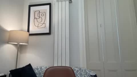 Mila online show from November 2025 11:43:02 AM