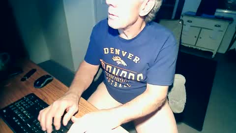 Snapshot of milehi1958 chatting on October 2025 12:44:02 AM Milehi1958 online show from October 2025 12:44:02 AM