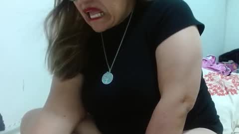 Snapshot of milena_hoot_ chatting on September 2025 02:12:01 AM MILENA online show from September 2025 02:12:01 AM