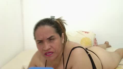 Snapshot of milena_hoot_ chatting on November 2025 04:23:02 AM MILENA online show from November 2025 04:23:02 AM