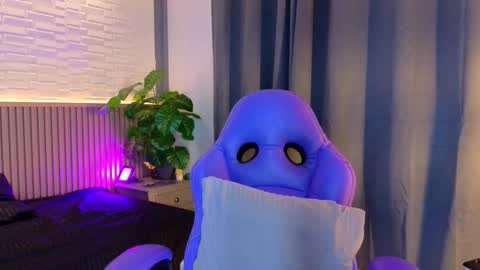 milena_lawson online show from November 2025 10:48:02 AM