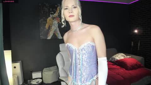 Snapshot of milena_marshmallows chatting on April 2026 12:28:01 AM Milena online show from April 2026 12:28:01 AM