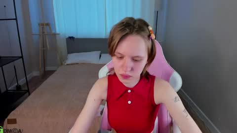 Snapshot of milena_milyan chatting on April 2026 01:07:02 AM Milena online show from April 2026 01:07:02 AM