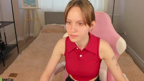 Snapshot of milena_milyan chatting on April 2026 01:25:02 AM Milena online show from April 2026 01:25:02 AM