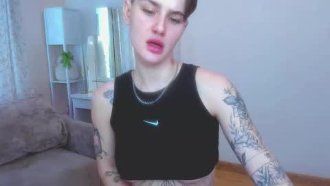 Snapshot of milenakeeks chatting on February 2026 08:57:01 AM milenakeeks online show from February 2026 08:57:01 AM