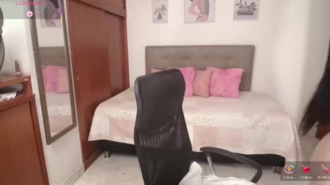 Miley online show from December 2025 02:12:02 PM