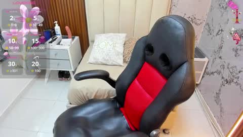 Snapshot of mileyjoas chatting on February 2026 08:29:01 PM MILEY online show from February 2026 08:29:01 PM