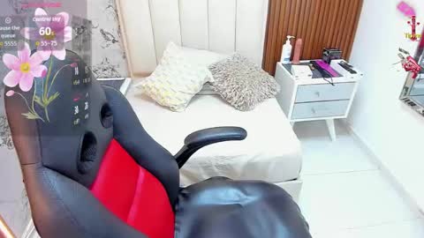 Snapshot of mileyjoas chatting on February 2026 07:35:01 PM MILEY online show from February 2026 07:35:01 PM