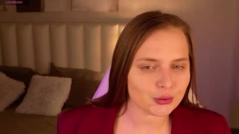 mileylovelyx online show from November 2025 01:11:01 AM