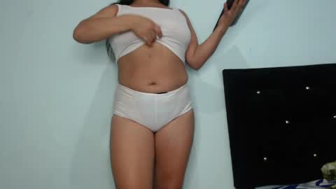 Snapshot of milf_anay_ chatting on April 2026 04:59:01 AM Anay velez online show from April 2026 04:59:01 AM