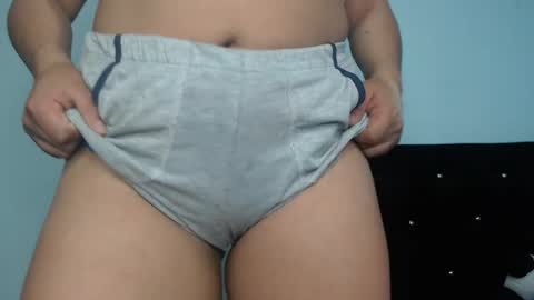 Snapshot of milf_anay_ chatting on April 2026 04:37:01 AM Anay velez online show from April 2026 04:37:01 AM