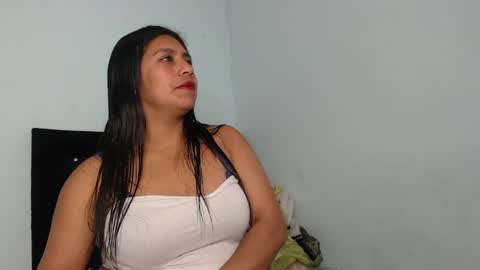 Snapshot of milf_anay_ chatting on May 2026 03:23:02 AM Anay velez online show from May 2026 03:23:02 AM