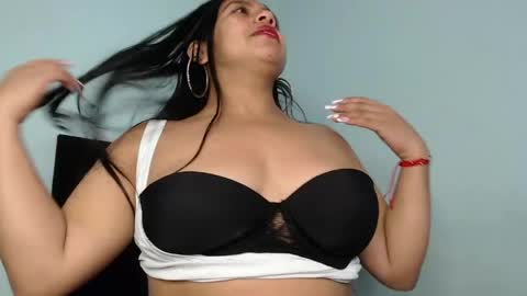 Snapshot of milf_anay_ chatting on June 2026 04:29:02 AM Anay velez online show from June 2026 04:29:02 AM