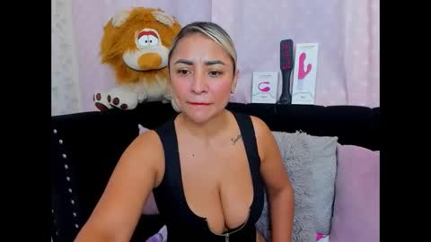 Snapshot of milf_bigass_ chatting on November 2025 12:15:02 PM Antonella online show from November 2025 12:15:02 PM