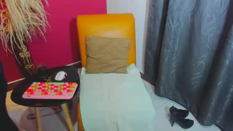 Milf Brend online show from January 2025 07:18:02 PM