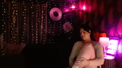 Snapshot of milf_lacey chatting on July 2026 04:17:02 PM Milf Lacey online show from July 2026 04:17:02 PM