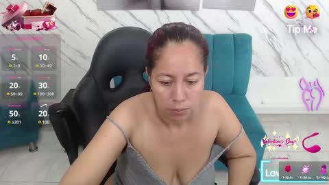 Milf Loven online show from February 2025 07:38:02 PM
