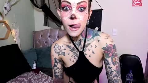 Isabella online show from December 2024 01:01:02 PM