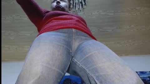 Snapshot of milf_valeria chatting on January 2026 05:37:01 PM Valeria online show from January 2026 05:37:01 PM