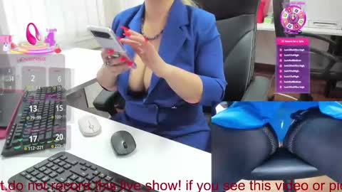 Viktoria online show from November 2025 09:44:02 AM