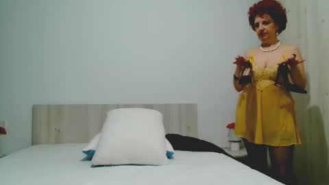 Milfsupreme online show from March 2025 03:34:01 PM