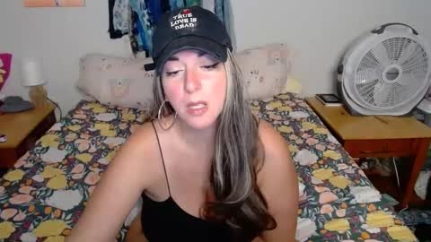 MILF Monee online show from September 2025 12:35:01 AM