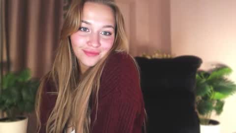 milk_bunny_ online show from September 2025 11:33:02 AM