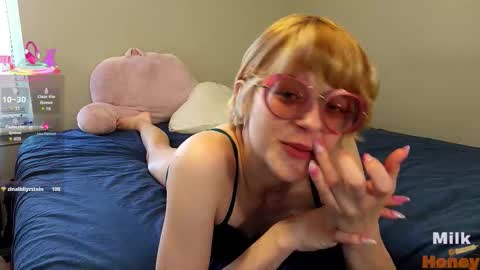 MilkandHoney online show from March 2026 10:48:01 PM