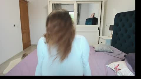 Livia online show from September 2025 01:33:02 PM