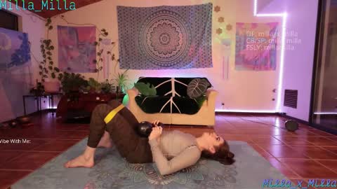 milla_milla online show from December 2025 03:35:01 AM