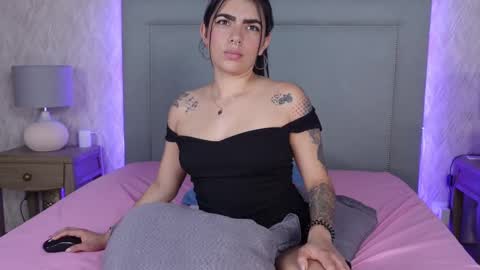 Snapshot of millabliss chatting on March 2025 08:05:01 PM MillaBliss online show from March 2025 08:05:01 PM