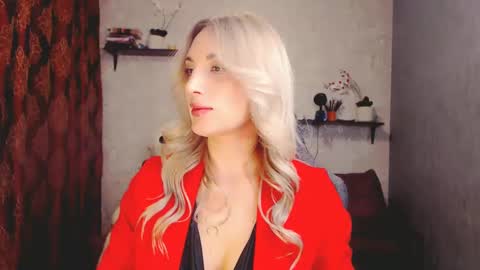 Snapshot of millaxqueen chatting on February 2025 02:37:01 PM MillaXQueen online show from February 2025 02:37:01 PM