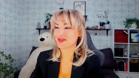 Snapshot of millaxqueen chatting on October 2025 02:59:02 PM MillaXQueen online show from October 2025 02:59:02 PM