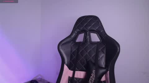 Snapshot of millie_bobby_ chatting on April 2026 09:52:01 PM Millie Bobby online show from April 2026 09:52:01 PM