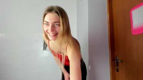 millie_lacroix online show from March 2026 01:49:01 PM