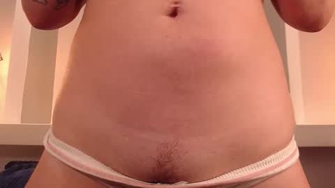 Milu Wallace  online show from November 2025 12:22:02 AM