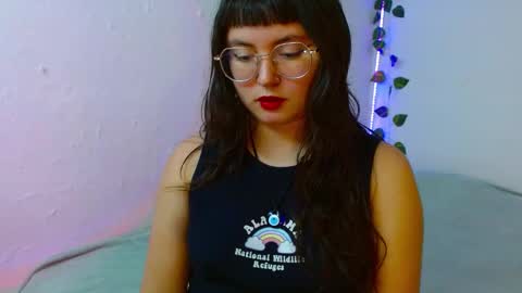 Snapshot of mily_baker chatting on January 2025 09:40:01 PM mily_baker online show from January 2025 09:40:01 PM