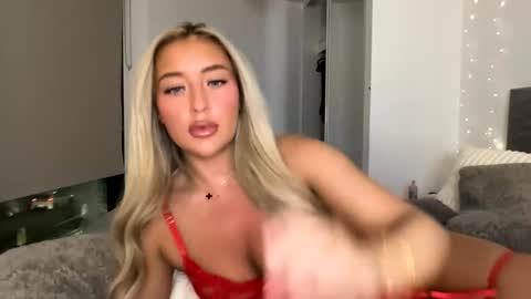 Snapshot of mimi_monroe1 chatting on January 2026 06:13:01 PM Mimi Monroe online show from January 2026 06:13:01 PM