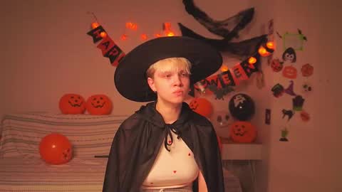 Sonya online show from October 2025 01:12:02 PM