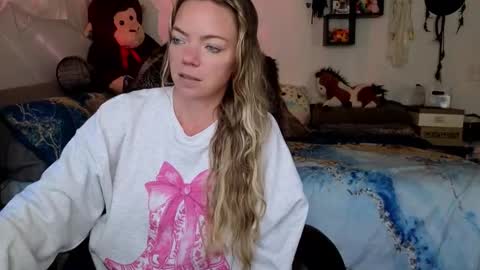 Mindy Mars online show from November 2025 04:28:01 PM