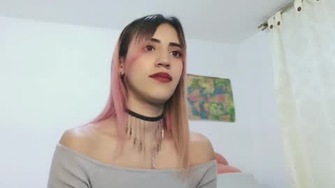 Snapshot of minefoxy2 chatting on March 2025 09:43:01 AM Amber online show from March 2025 09:43:01 AM