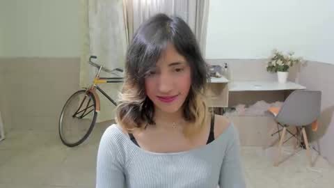 Snapshot of minefoxy2 chatting on October 2025 05:04:01 PM Amber online show from October 2025 05:04:01 PM