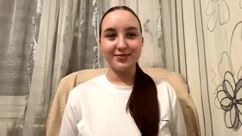 Snapshot of minervareddoch chatting on October 2025 09:15:01 PM Daisy online show from October 2025 09:15:01 PM