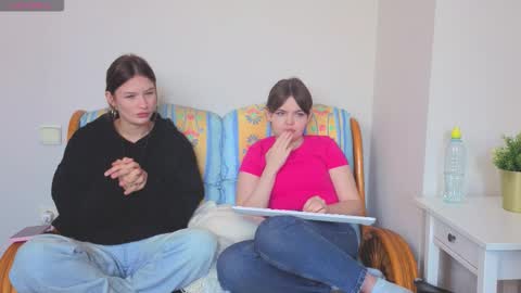 Snapshot of mini_bunny_mini chatting on September 2025 06:13:02 AM KarinaLeila online show from September 2025 06:13:02 AM